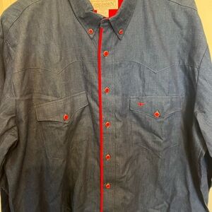 Great looking light weight denim western shirt.